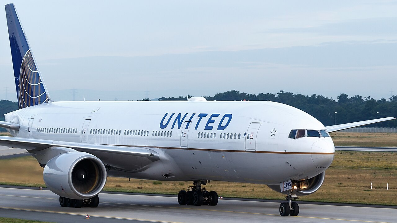 United Airlines Forecasts Profit Below Estimates as Jet-Fuel Costs Rise