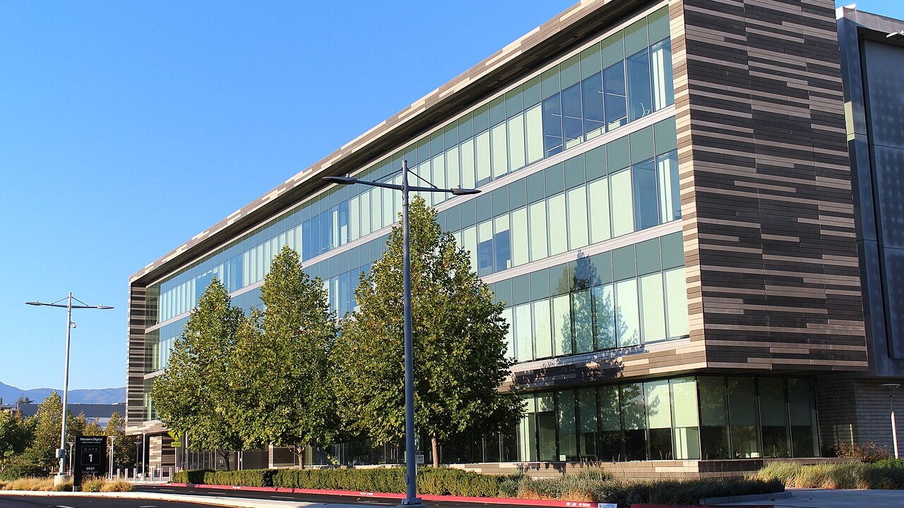 Western Digital Revenue Jumps 55% as Storage Group Forecasts Further Growth