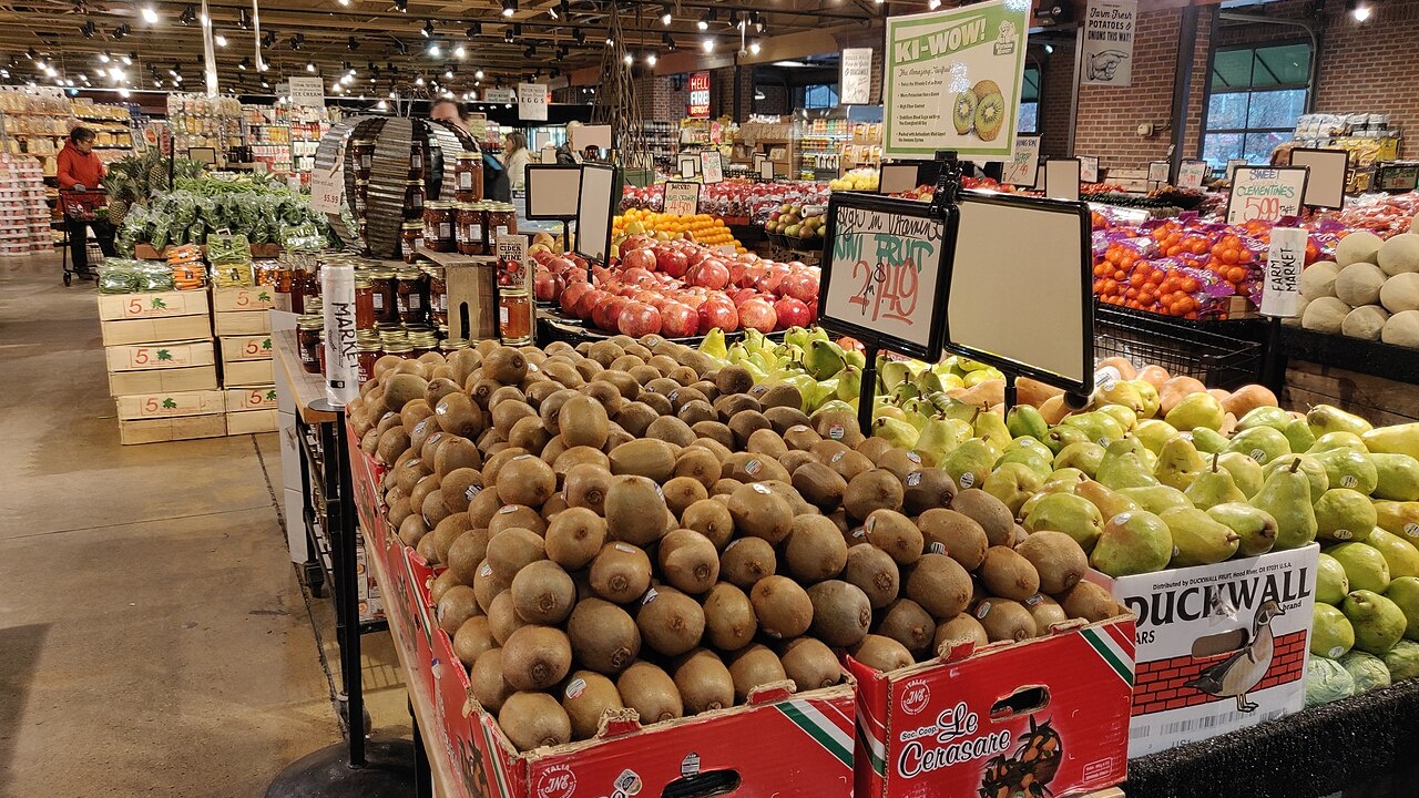 US Consumer Sentiment Holds Steady as Inflation Expectations Rise