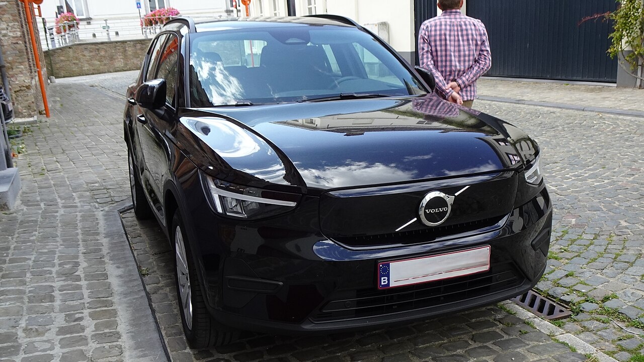 Volvo Cars Plans 2,500 More Job Cuts After Quarterly Loss